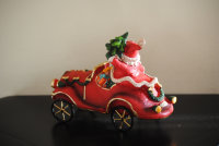 Der Weihnachtsmann auf dem Auto Figur Retro Antik desgine Weihnachten M1