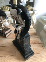 Totenschädel mit  Figur Skull Gothic Engel Halloween Dekoration H34 cm