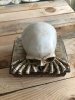 Totenschädel mit  Figur Skull Gothic Buch Halloween Dekoration B 20cm