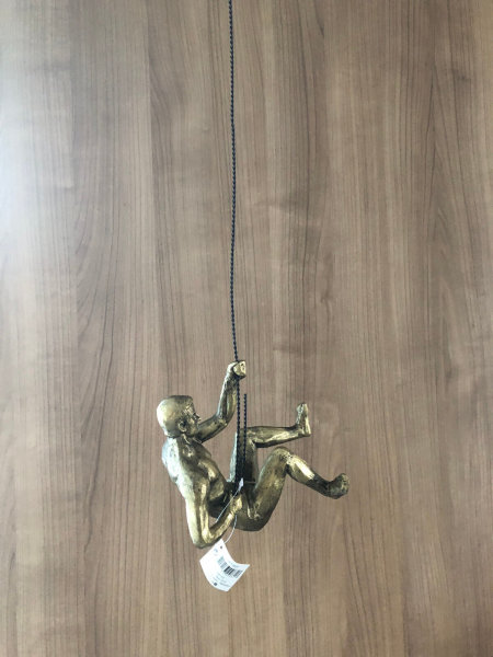Kletternder Climber Mann Wandkunst Figur Skulptur Antik Gold Dekor