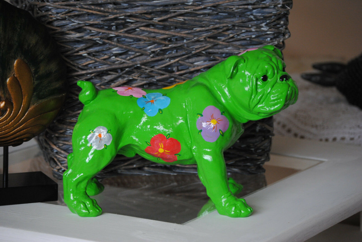 Kleiner Deko Hund - Mops aus Bronze