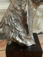 Dekofigur Skulptur Pferde Kopf  Figur auf Sockel Alu Silber H34 cm
