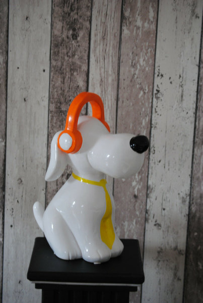 Keramik Hund mit Kopfhörer Figur Skulptur H36 cm