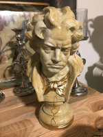 Büste des deutschen Komponisten der Wiener Klassik Ludwig v. Beethoven  marmoriert