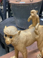 Exotische Dekoration Figur Affe Schimpanse mit Kind gold L32 cm