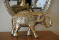 Elefant Figur  B36 cm Skulptur Elephant aus Polyresin Gold  B36 cm